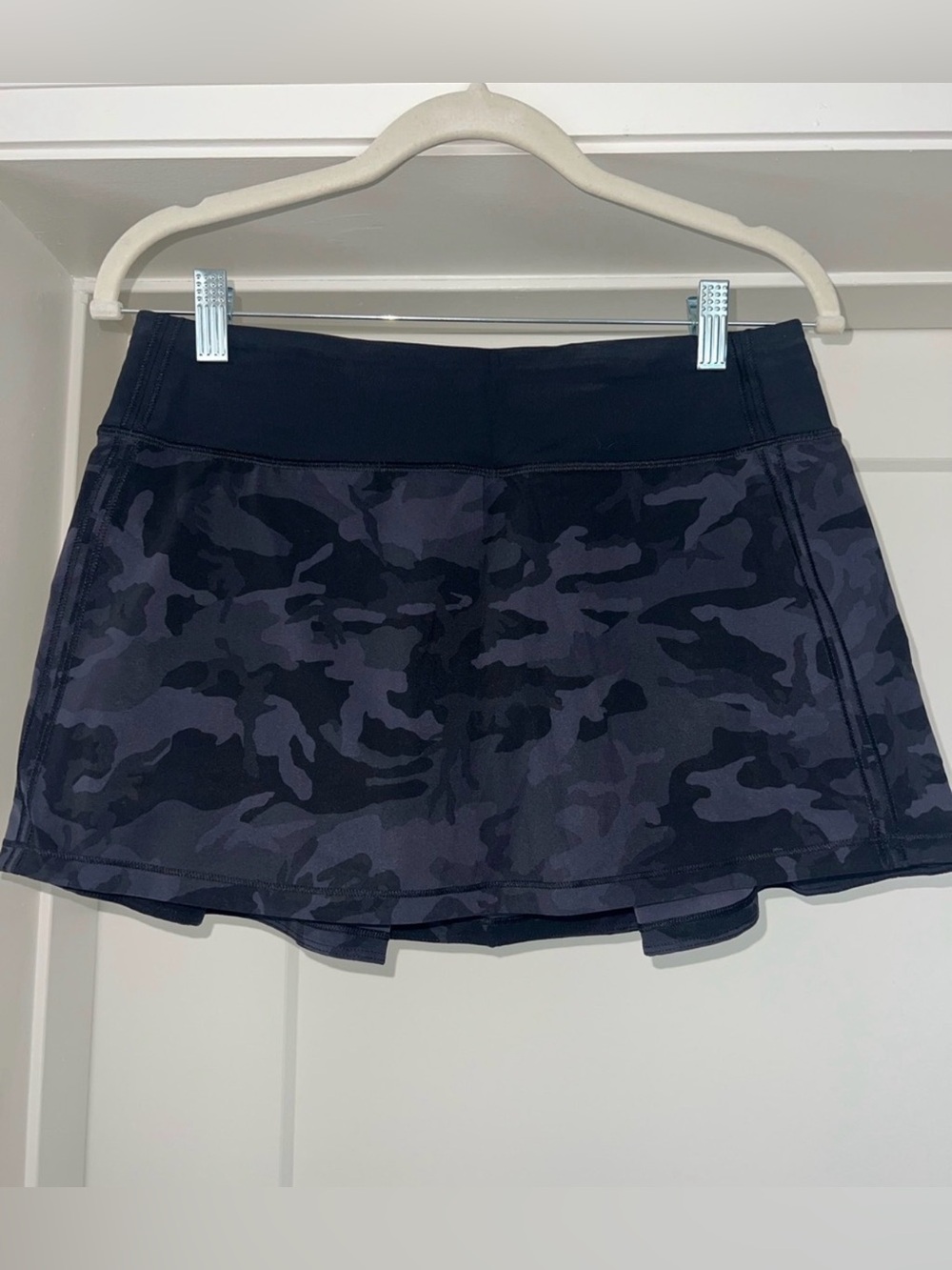 Lululemon Pace Rival Camo Skirt LIKE NEW Size 6